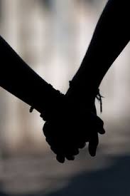 23 meilleures idées sur Mains couple | couple amoureux, couples mignons,  portraits de couples