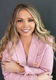 It's always a great Friday, when you get new headshots! Happy Friday…