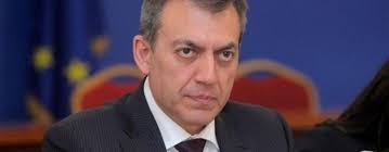 «δώρο» χριστουγέννων για 483.000 δικαιούχους του ελάχιστου εγγυημένου εισοδήματος. Giannhs Broytshs Aytos Einai O Neos Ypoyrgos Ergasias Voucher Ergasia
