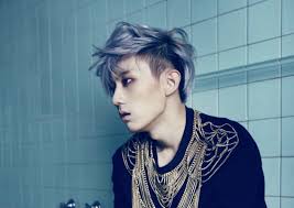 7 K Pop Men Who Aren T Afraid Of A Little Hair Color Kpop Hair Dyed Hair Men Boys Haircuts