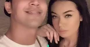 Mohamad aliff aziz (born 16 february 1991) is a singaporean singer, currently based in malaysia. Aliff Aziz Aliff Aziz Uploads Photo With Woman Ex Wife Bella Astillah Says She Doesn T Care Malay Mail Bella Astillah