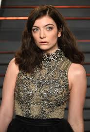 Unrelated posts will be subject to removal. Lorde Wearing A One Of A Kind Mikimoto Pearl Choker To The Vanity Fair Oscar Party Lorde Celebrities Style