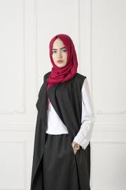 Nuansa bening busana hijab di jakarta fashion week 12 gaya | desain baju hijab jakarta melalui alamat website online media annisa yang sekarang menjadi tersangka permasalahan penipuan tersebut memasarkan pakaian, hijab, maupuan sekian banyak jenis busana muslim lainnya ke sebanyak negara laksana perancis, turki, inggris, jerman, dan arab. Modern Dan Tetap Syar I Dengan 7 Baju Hijab Masa Kini