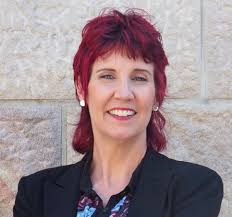 Dr Natalie Dos Santos