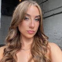 Shannon Chavis's Instagram, Twitter & Facebook