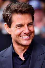 My love I know you can see me I just want to let you know that I love you  so much and ready to marry you❤️send me a Rose 🌹 when you