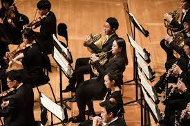 Beberapa contoh alat musik ini misalnya drum, marakas, simbal, tamborin, timpani, triangle, konga, timpani, kastanyet, rebana, tifa, dan kendang. Apa Itu Musik Ansambel Ternyata Terbagi Dalam Beberapa Jenis Semua Halaman Kids