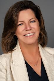 Can anyone swap me from the group photo to the photo of my daughter and I?  Lady with Grey hair. Thank you. I don't have a good picture of her and i.