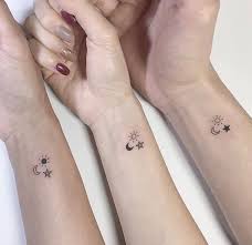 Le tatouage frere et soeur est certes une bonne idée. Epingle Par Alexia Boxho Sur Tattoos Tatouage Soeurs Tatouages Bff Tatouages Minimalistes