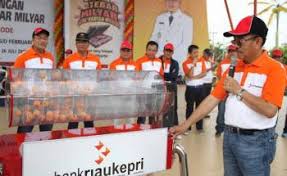 Contoh 2 archer 2 shaman 2 brawler 2 swordman x 3 kampus = 24 kupon. Undian Sinar Tebar Milyar Bank Riau Kepri Di Bengkalis Wan Syahrial Boyong Rp100 Juta