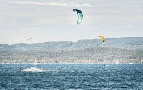 All the information, how to learn kitesurfing safely and professionally. Die Bewilligung Wurde Angefochten Kitesurf Zonen Auf Dem Bodensee Werden Ein Fall Furs Thurgauer Verwaltungsgericht