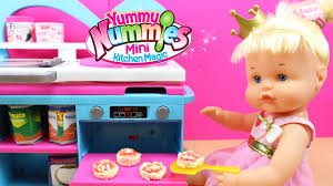 La app incluye muchos alimentos que se pueden combinar entre ellos de modo que siempre podamos ir innovando y. Juego De Cocinar Pizza Yummy Nummies La Bebe Nenuco Princesa Cuca Hace Pizzas Juguetes De Cocina Youtube