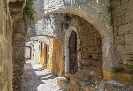 The island of knights and the mythical colossus of rhodes, where byzantines, greeks, venetians and turks all left something to remember them by. Rhodes Travel Cost Average Price Of A Vacation To Rhodes Food Meal Budget Daily Weekly Expenses Budgetyourtrip Com