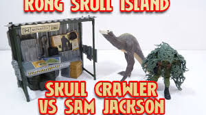 The diorama represents one of the most epic fighting scenes of the film with the skull crawler clinging on kong. Kong Skull Island Samuel Jackson Vs Skull Crawler Toy Review Youtube