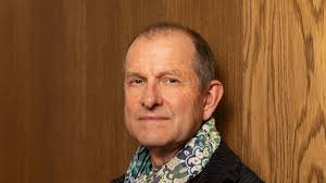 Jan Rudolph de Lorm over het belang van een strenge keuring bij kunstbeurs  PAN: 'Het Rijks had bijna tienduizenden guldens betaald voor een V&D-vaas' 