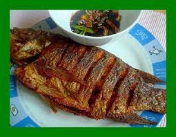 Lampu obor dengan bahan bakar minyak goreng untuk penerangan pada pertunjukan wayang kulit, sebagai simbol matahari bléndrang ( t.a. Resep Ikan Mas Goreng Garing Renyah Sederhana
