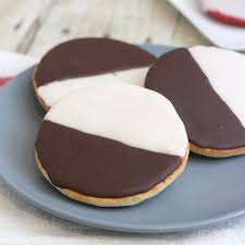 Black And White Cookies Nyc Recipe Black And White Cookies Black And White Cookies Gourmet Cookies How Sweet Eats