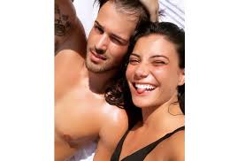 Her birthday, what she did before fame, her family life, fun trivia facts, popularity rankings, and more. Acabou De Apresentar A Namorada E Ja Quer Ser Pai A Revelacao De David Carreira