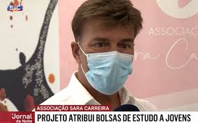 Born in the small rural locality of armadouro, pampilhosa da serra, he moved to paris at age 10 with his emigrant parents. Ywaytgbbgxfjgm