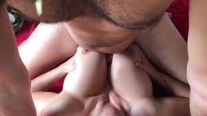 Dulceyjohn recibes Duro titjob per grandi tette