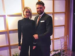 Denisa tanase va imbraca rochia de mireasa. Video Prima ReacÅ£ie A Denisei TÄƒnase DupÄƒ Ce Logodnicul SÄƒu A Fost Surprins In Compania BiancÄƒi DrÄƒgusanu Spynews Ro