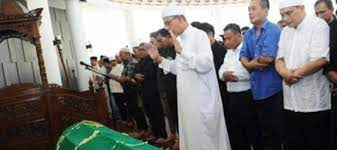 Benarkah Malaikat Berebut Mencatat Amal Orang Yang Membaca Doa I Tidal Saat Shalat Bincang Syariah