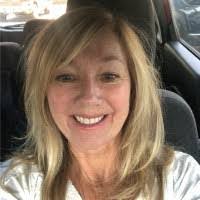 Leslie Annis's Instagram, Twitter & Facebook