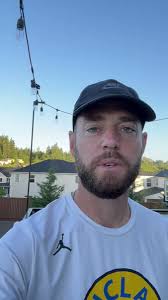 @c_hen83's video Tweet