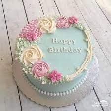 Vintage image used to create a design, then printed on wafer paper. Rosette Cream Art Collection Design 09 Flowers Wreath Pastel Blue Pearl Necklace Cakeinspiration Flower Cake Birthday Cake Decorating Floral Cake