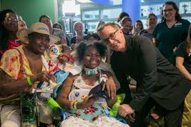 Toy story's tim allen appeared on the kelly clarkson show where he shared a story about how he once made a omg, tim allen once made a kid cry when speaking in his buzz lightyear voice. Tim Allen Tom Hanks Help Kick Off Disney Toy Delivery At Children S Hospitals