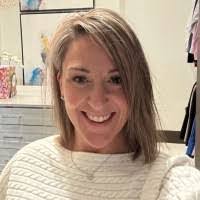 Kari Calvert's Instagram, Twitter & Facebook