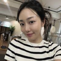 Daisy Cui's Instagram, Twitter & Facebook