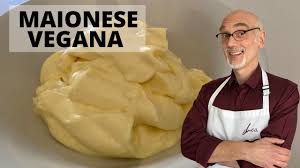 In un minuto e con pochissimo sforzo, ecco pronta una delle salse più amate di sempre! Maionese Fatta In Casa Col Minipimer Pronta In 5 Minuti Ita Youtube