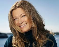 Connie Barr, Kvinner som reiser alene