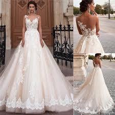 Dabei habt ihr die wahl zwischen zahlreichen, wunderschönen brautkleidern in unterschiedlichen stilen, verarbeitungen und schnitten. Erstaunlich Spitze Appliques Weiche Tull Brautkleider Brautkleider Mit Band Benutzerdefinierte Armellose Prinzessin Garten Hochzeit Tragen Formale Wedding Dresses Aliexpress