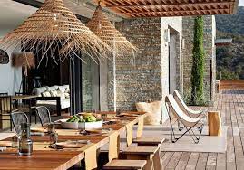 Sobres et élégants, les espaces à vivre ont. Magistrale Maison De Vacances En Corse Elle Decoration