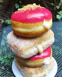 Regran Ed From Sleepy Vs Its Wtf Wednesday Thats Wow Two Filled Donuts For The Price Of One Stop In And Get A Filled Donuts Bakery Desserts Tasty Bakery