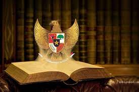 Untuk itulah kami membuat makalah lahirnya pancasila. agaa kita mengetahui bagaimana perjuangan dalam membuat pancasila itu dan agar kita sadar pentingnya pancasila sebagai dasar negara indonesia. Sejarah Singkat Hari Lahir Pancasila
