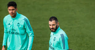 Born 19 december 1987) is a french professional footballer who plays as a striker for spanish club real madrid. Equipe De France Benzema Tout Sourire Avec Varane Pour Son Retour