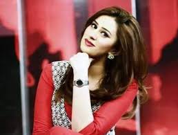 Madiha naqvi is a pakistani anchor and a newscaster who is currently a part of ary news and is this article contains all the information about her, including madiha naqvi biography and madiha. Madiha Naqvi To Host Morning Show On Geo Kahani Pakistan Media Updates