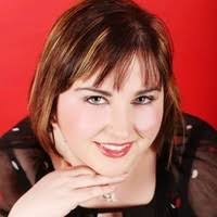 Mary Bellew's Instagram, Twitter & Facebook