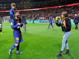 In just one week, messi earns around half a million, or $646,000 a week, to be precise. Messi Net Worth How Much Does Messi Earn And How Much Is He Worth Celebrity News Showbiz Tv Express Co Uk