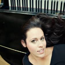 Stacey Sands's Instagram, Twitter & Facebook