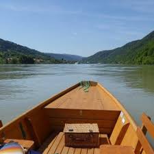 die donauschlinge in schlogen strasse der kaiser und konige naturwunder holzboote bootsfuhrerschein