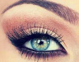 But, if they're going for a more striking look, greys and browns will do the trick. The 3 Best Makeup Ideas For Blue Eyes And Dark Hair Youqueen