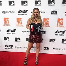 Emma Heesters Biography Age Net Worth Height Single Nationality In 2020 Emma Years Younger Pre Party