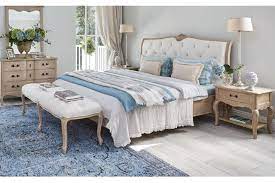 Bellissimi letti con testata in legno moderni e classici, adatti a qualsiasi camera da letto e versatili per essere mescolati a qualsiasi tipologia di arredamento. Letto Matrimoniale Shabby Chic In Legno Decapato Arrediorg It