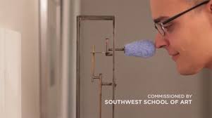 坂井直樹の”デザインの深読み”: Gary Schott  が作るインターラクションのあるローテク機械は、何かの役に立つという言うよりは、人の心を温かくしてくれる。