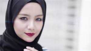 Pelakon dan hos berusia 24 tahun itu telah mengeluarkan satu tweet mengenainya untuk — mira filzah (@mfmirafilzah) february 16, 2018. Ayi Dizon Mira Filzah Official Music Video Youtube