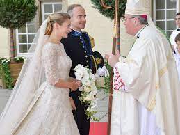 Dieser pinnwand folgen 420 nutzer auf pinterest. Nach Blitz Hochzeit Mit Charlotte Engelhardt Sido Verrat Details Stars